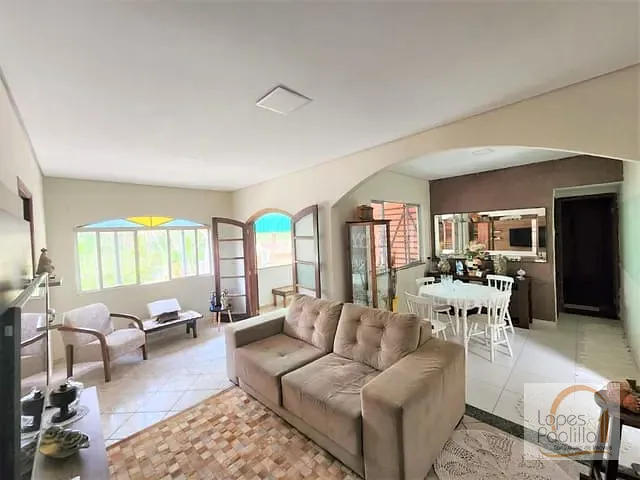 Chácara com 690m² 3 quartos e 3 banheiros, à venda, no bairro Jardim Imperial em Atibaia