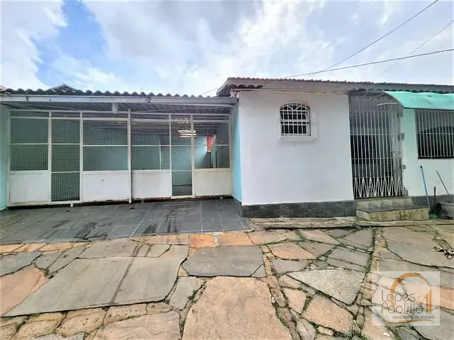 Chácara com 690m² 3 quartos e 3 banheiros, à venda, no bairro Jardim Imperial em Atibaia