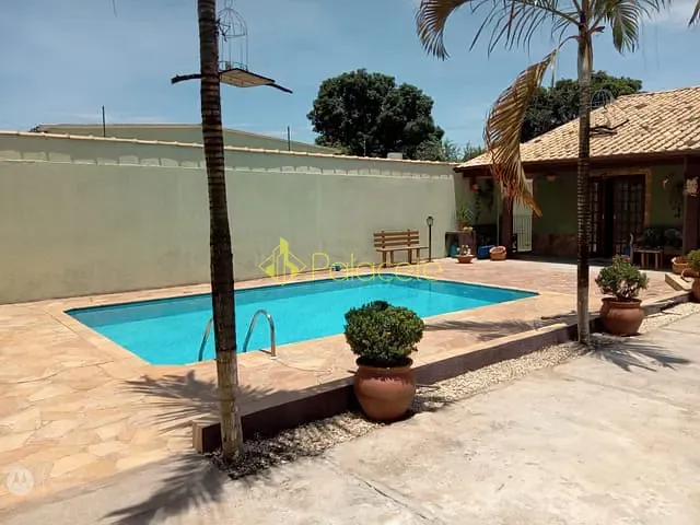 Chácara 2 quartos e 4 banheiros, à venda, no bairro Piracangaguá em Taubaté