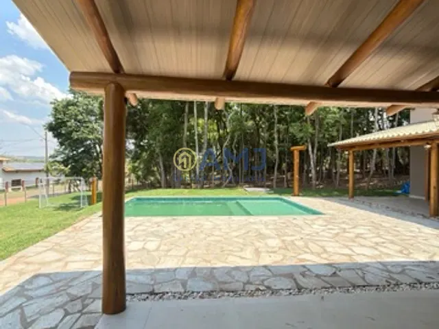 Chácara com 1388m² 3 quartos e 4 banheiros, à venda, no bairro Condomínio Country Ville II em Hidrolândia