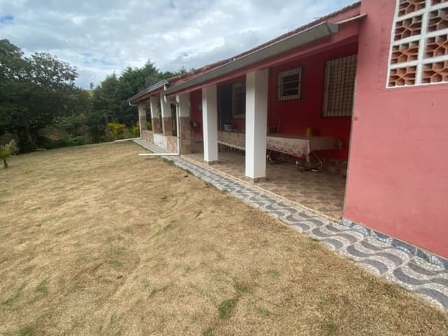 Chácara com 4155m² 4 quartos e 2 banheiros, à venda, no bairro Guaraiuva em Vargem
