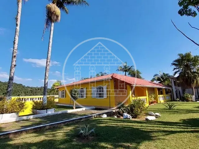 Chácara com 4800m² 3 quartos e 4 banheiros, à venda, no bairro Filipinho em Embu-Guaçu