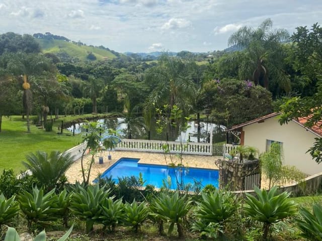 Chácara com 8500m² 5 quartos e 4 banheiros, à venda, no bairro Areias em Itapeva