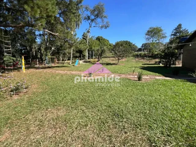Chácara com 3000m² 3 quartos e 2 banheiros, à venda, no bairro Chácara Itamarati em Caçapava