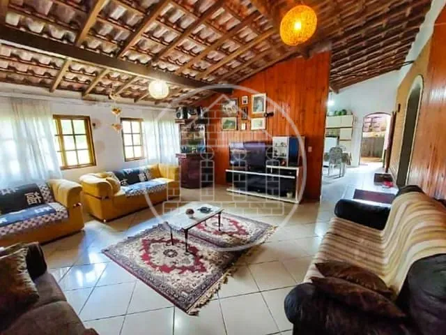 Chácara com 3000m² 4 quartos e 4 banheiros, à venda, no bairro Itararé em Embu-Guaçu