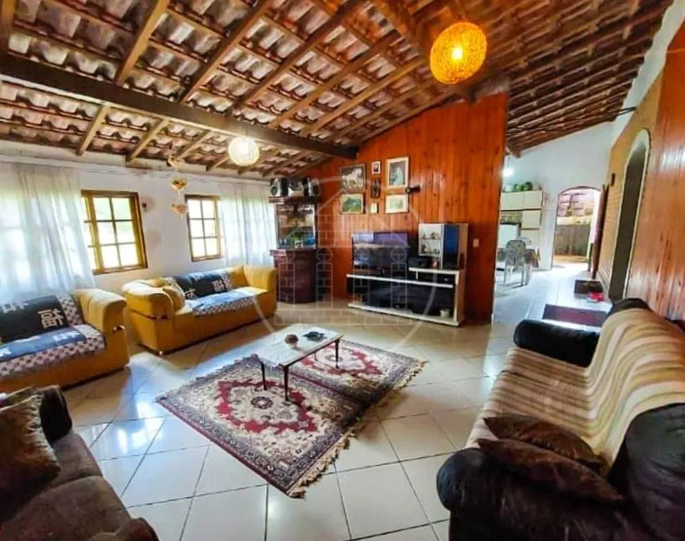 Sítio, 4 quartos, 3000 m² - Foto 1