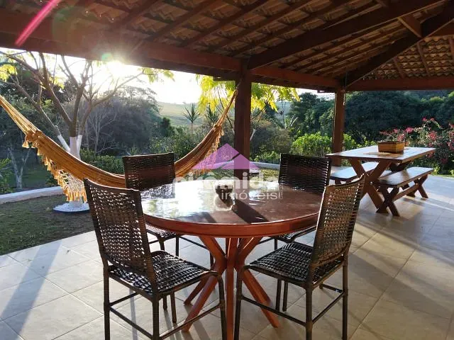 Chácara com 6160m² 5 quartos e 4 banheiros, à venda, no bairro Área Rural de Paraibuna em Paraibuna