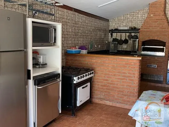 Chácara com 1000m² 6 quartos e 3 banheiros, à venda ou para alugar, no bairro Jardim Estância Brasil em Atibaia