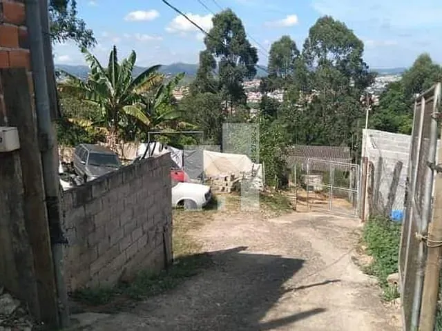 Chácara com 1000m² 3 quartos e 2 banheiros, à venda, no bairro Ivoturucaia em Jundiaí