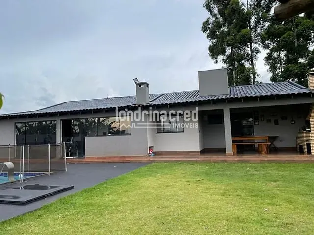 Chácara com 1500m² 2 quartos e 3 banheiros, à venda, no bairro Zona Rural em Arapongas