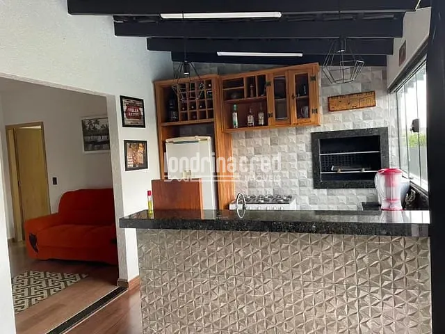 Chácara com 1500m² 2 quartos e 3 banheiros, à venda, no bairro Zona Rural em Arapongas