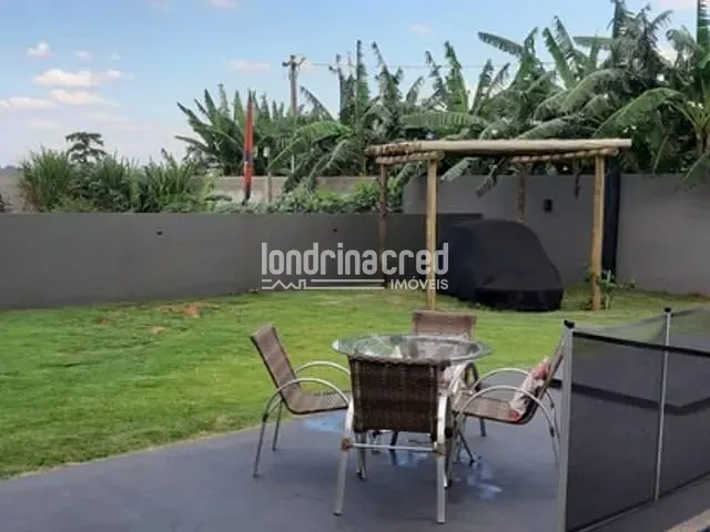 Chácara com 1500m² 2 quartos e 3 banheiros, à venda, no bairro Zona Rural em Arapongas