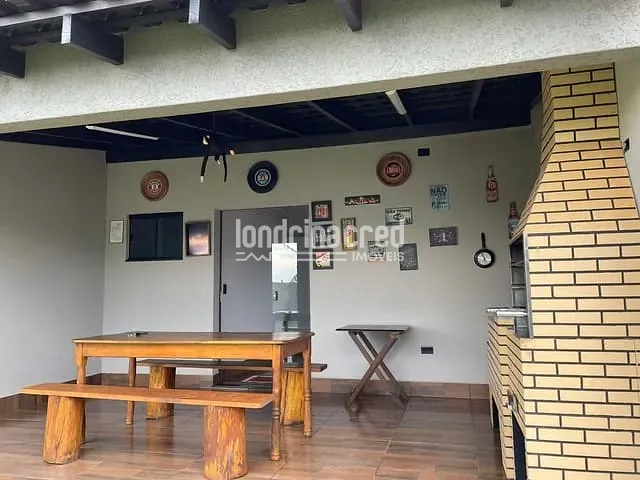 Chácara com 1500m² 2 quartos e 3 banheiros, à venda, no bairro Zona Rural em Arapongas