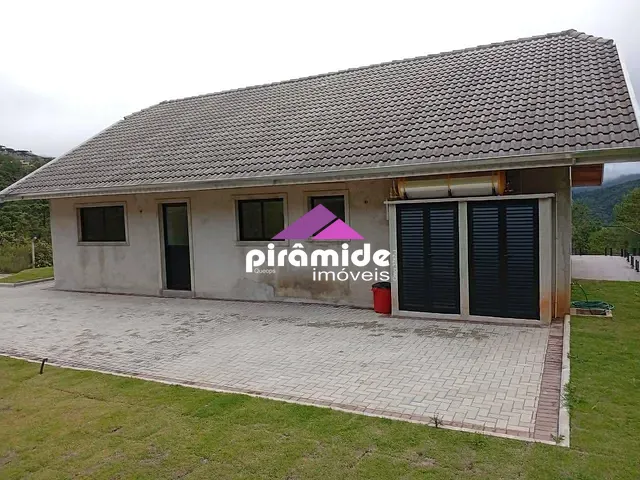 Chácara com 1140m² 3 quartos e 3 banheiros, à venda, no bairro Parque da Água Santa em Campos do Jordão