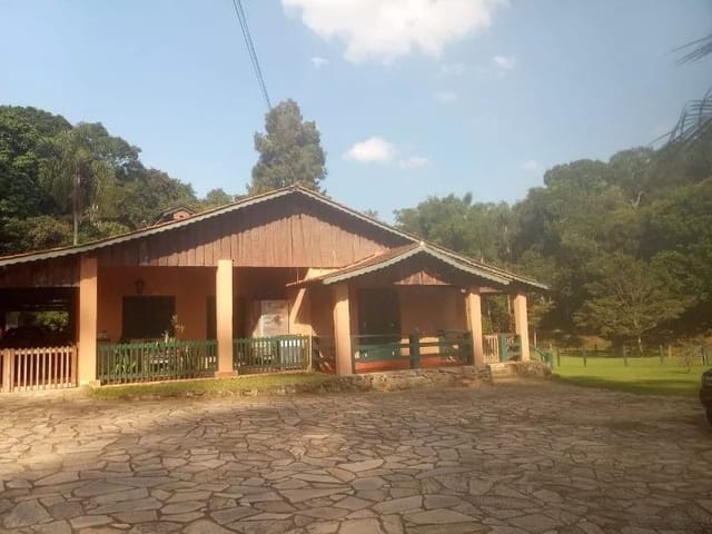 Chácara com 7000m² 3 quartos e 3 banheiros, à venda, no bairro Embu Mirim em Itapecerica da Serra