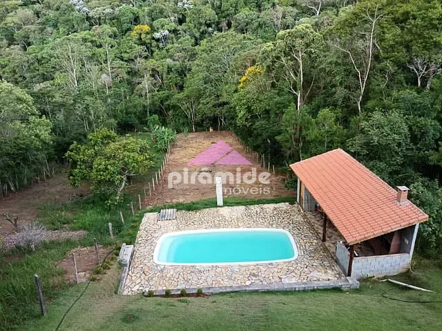 Chácara com 1222m² 4 quartos e 2 banheiros, à venda, no bairro RIO DO PEIXE em Igaratá