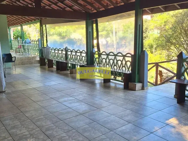 Chácara com 3000m² 2 quartos e 3 banheiros, à venda, no bairro Caxambu em Jundiaí