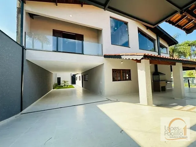 Chácara com 952m² 7 quartos e 4 banheiros, à venda, no bairro Vitória Régia em Atibaia