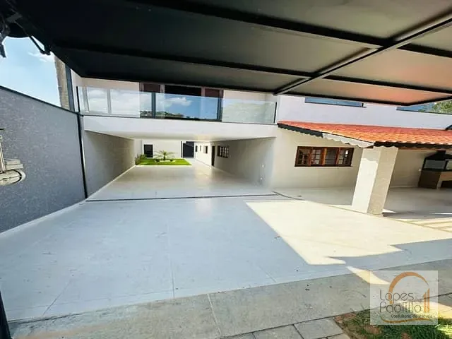 Chácara com 952m² 7 quartos e 4 banheiros, à venda, no bairro Vitória Régia em Atibaia