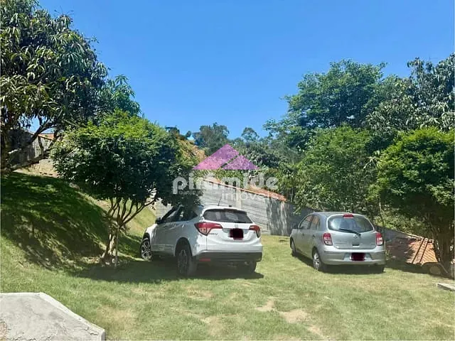 Chácara com 1300m² 3 quartos e 2 banheiros, à venda, no bairro Parque Alpina em Igaratá