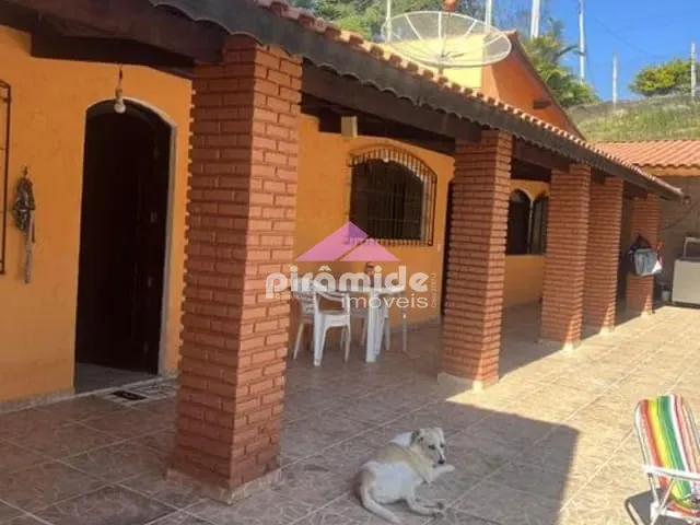 Chácara com 1300m² 3 quartos e 2 banheiros, à venda, no bairro Parque Alpina em Igaratá