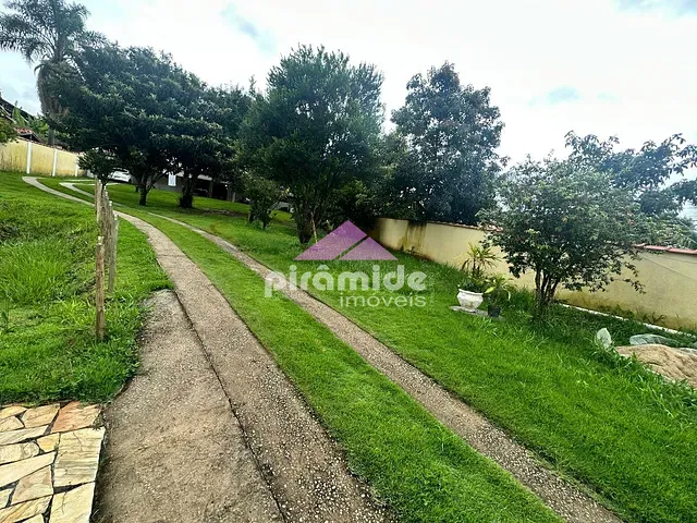 Chácara com 1000m² 2 quartos e 3 banheiros, à venda, no bairro Capuava em São José dos Campos