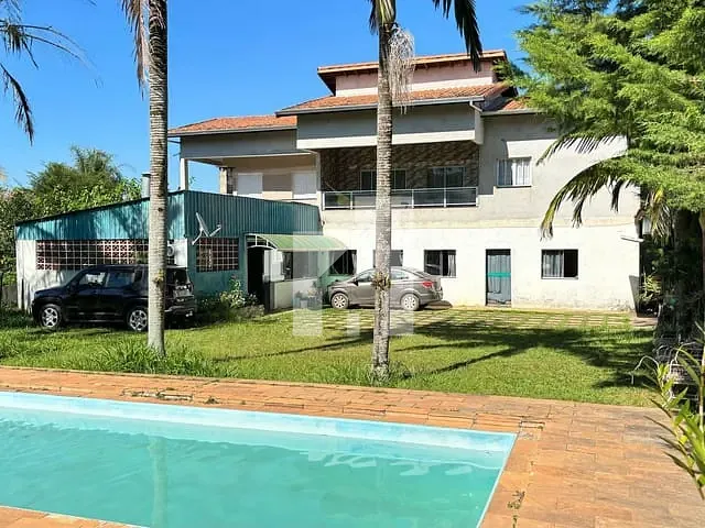 Chácara com 4954m² 4 quartos e 3 banheiros, à venda, no bairro Caxambu em Jundiaí