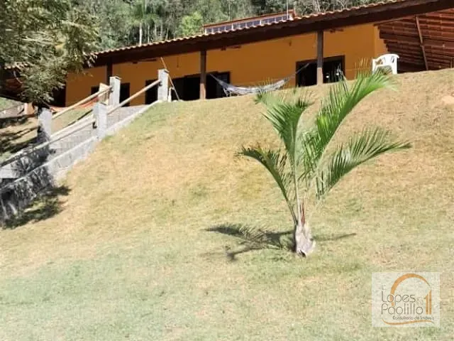 Chácara com 2000m² 3 quartos e 2 banheiros, à venda, no bairro Vicente Nunes em Nazaré Paulista