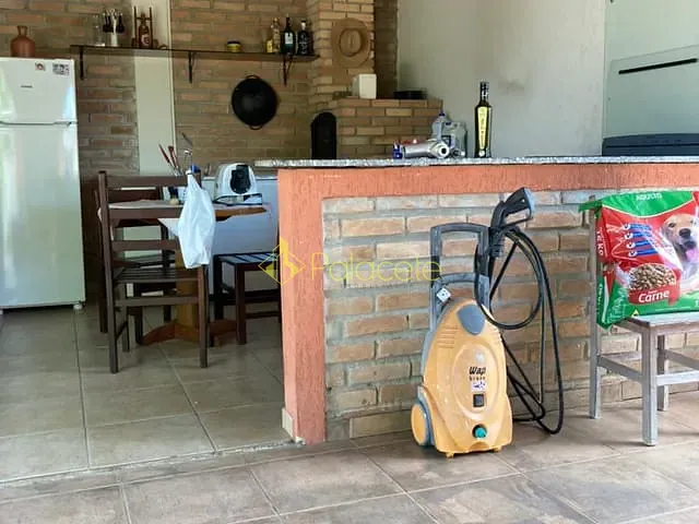 Chácara com 700m² 3 quartos e 4 banheiros, à venda, no bairro Pinhão em Taubaté