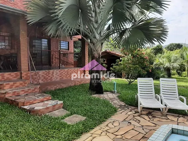 Chácara com 327m² 3 quartos e 2 banheiros, à venda, no bairro Capuava em São José dos Campos