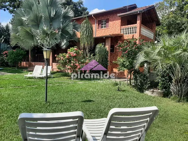 Chácara com 327m² 3 quartos e 2 banheiros, à venda, no bairro Capuava em São José dos Campos