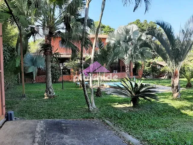 Chácara com 327m² 3 quartos e 2 banheiros, à venda, no bairro Capuava em São José dos Campos