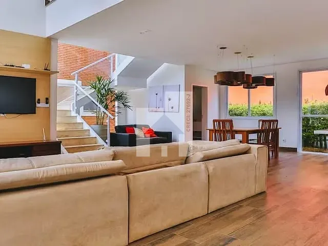 Chácara com 2600m² 7 quartos e 5 banheiros, à venda, no bairro Jardim Tarantela em Jundiaí