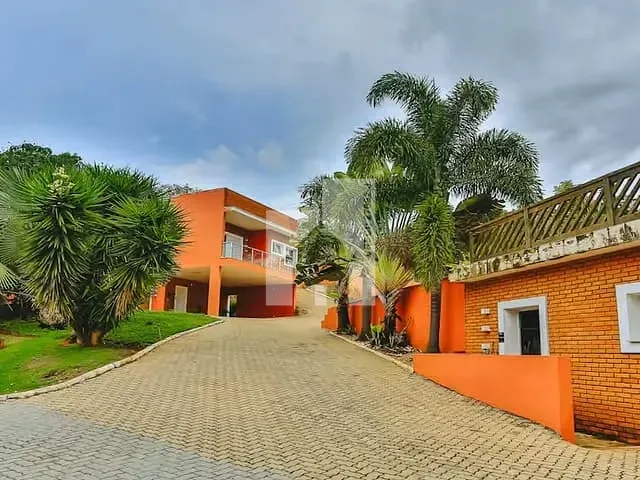 Chácara com 2600m² 7 quartos e 5 banheiros, à venda, no bairro Jardim Tarantela em Jundiaí