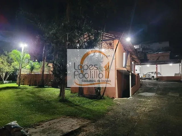 Chácara com 891m² 3 quartos e 3 banheiros, à venda, no bairro Jardim Imperial em Atibaia