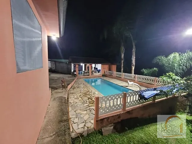 Chácara com 891m² 3 quartos e 3 banheiros, à venda, no bairro Jardim Imperial em Atibaia