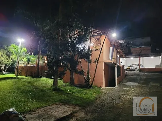 Chácara com 891m² 3 quartos e 3 banheiros, à venda, no bairro Jardim Imperial em Atibaia