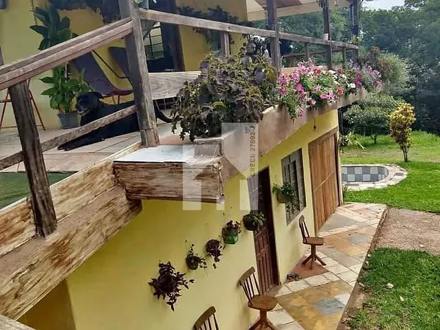 Chácara com 1000m² 4 quartos e 2 banheiros, à venda, no bairro Estância Santa Lúcia em Jarinu