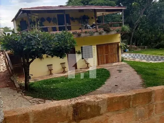 Chácara com 1000m² 4 quartos e 2 banheiros, à venda, no bairro Estância Santa Lúcia em Jarinu