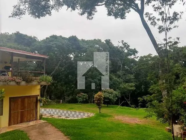 Chácara com 1000m² 4 quartos e 2 banheiros, à venda, no bairro Estância Santa Lúcia em Jarinu