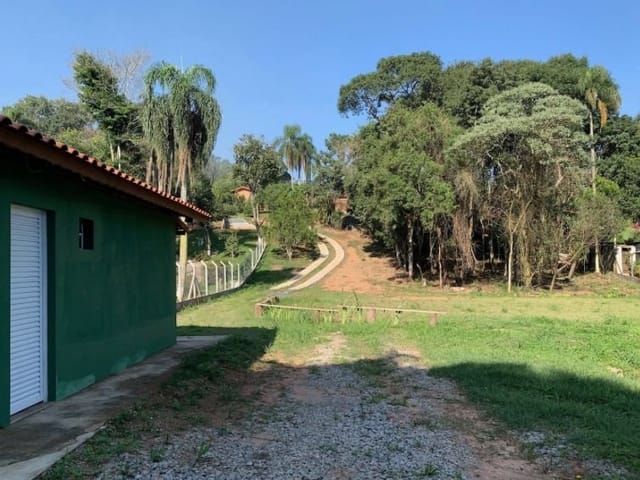 Chácara com 2700m² 3 quartos e 5 banheiros, à venda, no bairro Chácara Remanso (Caucaia do Alto) em Vargem Grande Paulista