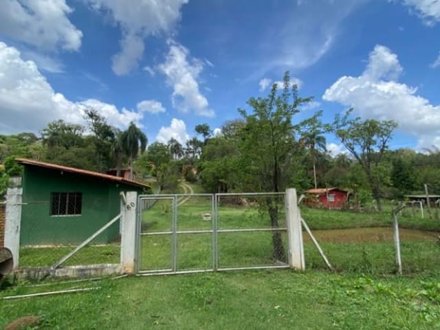 Chácara com 2700m² 3 quartos e 5 banheiros, à venda, no bairro Chácara Remanso (Caucaia do Alto) em Vargem Grande Paulista