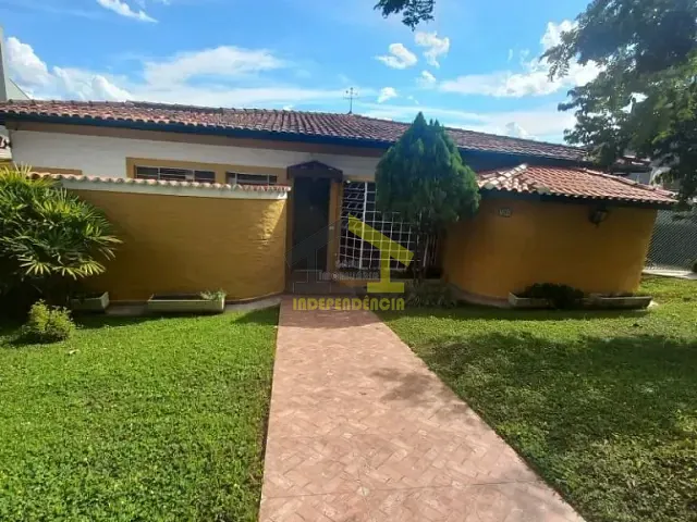 Chácara com 1247m² 3 quartos e 3 banheiros, à venda, no bairro Parque das Laranjeiras em Itatiba