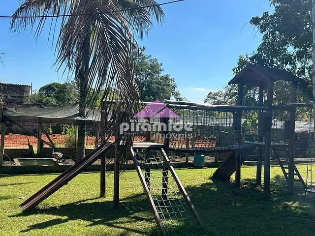 Chácara com 2000m² 3 quartos e 5 banheiros, à venda, no bairro Vila Velha em Caçapava