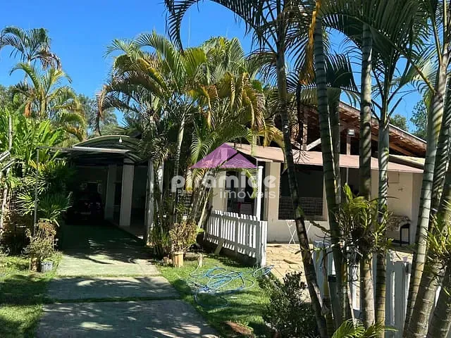 Chácara com 2000m² 3 quartos e 5 banheiros, à venda, no bairro Vila Velha em Caçapava