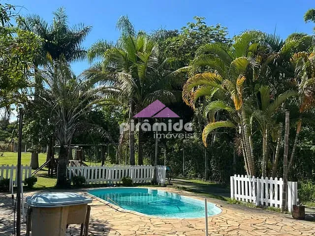 Chácara com 2000m² 3 quartos e 5 banheiros, à venda, no bairro Vila Velha em Caçapava