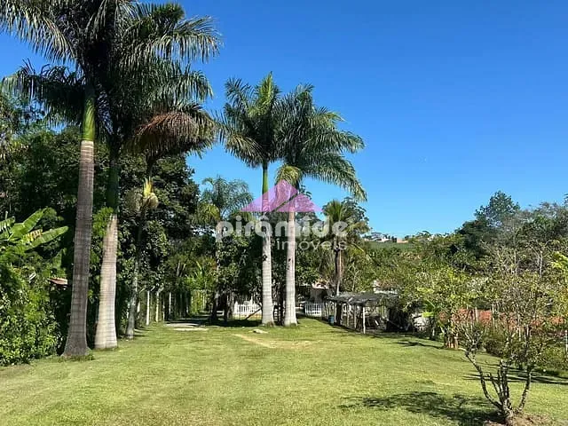 Chácara com 2000m² 3 quartos e 5 banheiros, à venda, no bairro Vila Velha em Caçapava
