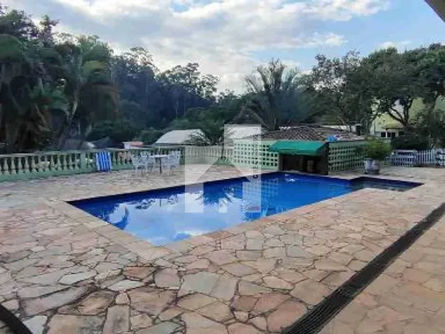 Chácara com 1522m² 4 quartos e 6 banheiros, à venda, no bairro Jardim Marajoara em Jundiaí