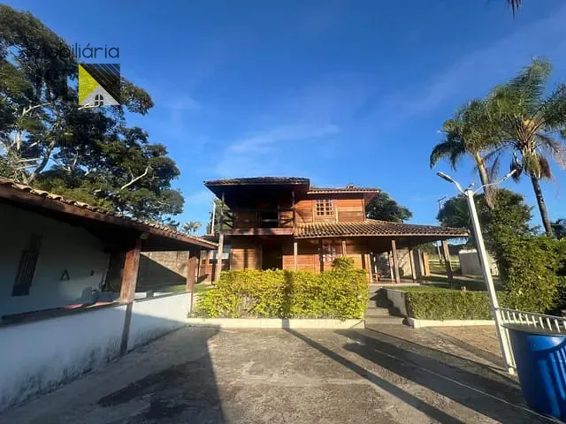 Chácara com 1000m² 3 quartos e 2 banheiros, à venda, no bairro Portal Mantiqueira em Caçapava