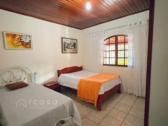 Chácara com 2000m² 5 quartos e 3 banheiros, à venda, no bairro Centro em Igaratá